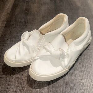 💞 Big Girl’s Size 3 White Slip On Sneakers